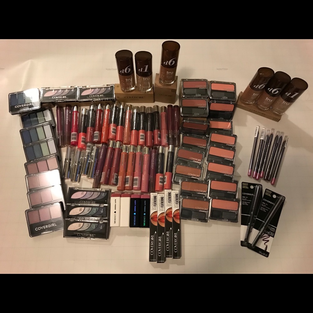 NWT 83PCS COVERGIRL MAKEPUP LOT - Picture 1 of 8